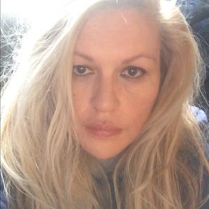 Meet your Posher, Roxanne